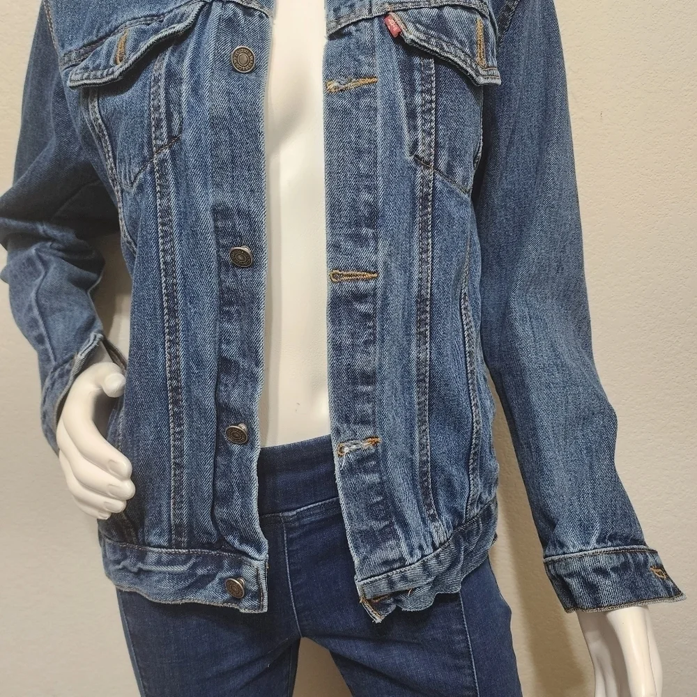 Levis levi blue